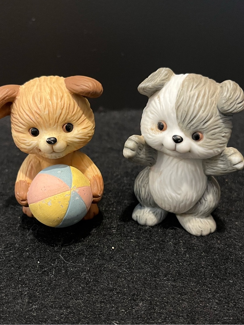 Vintage 1992 Avon Best Buddies Porcelain Puppies Figurines Set of 2